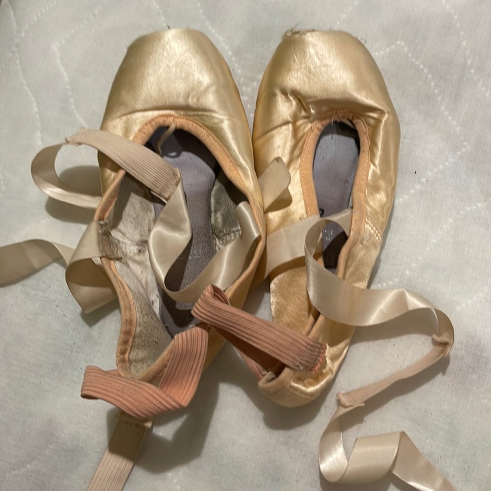 Pointe shoes